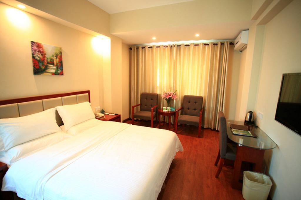 Greentree Inn Sanya He Ping Street Hotel Habitación foto