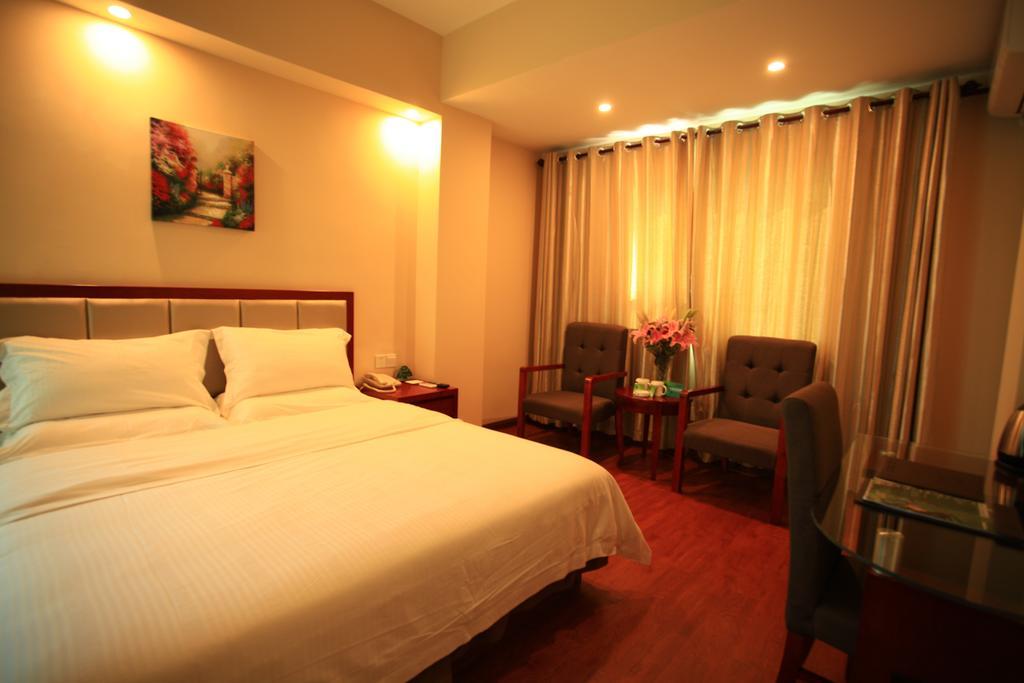 Greentree Inn Sanya He Ping Street Hotel Habitación foto
