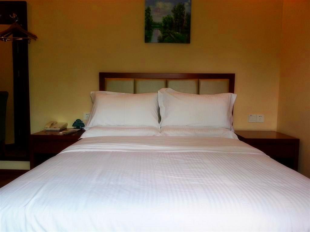 Greentree Inn Sanya He Ping Street Hotel Habitación foto